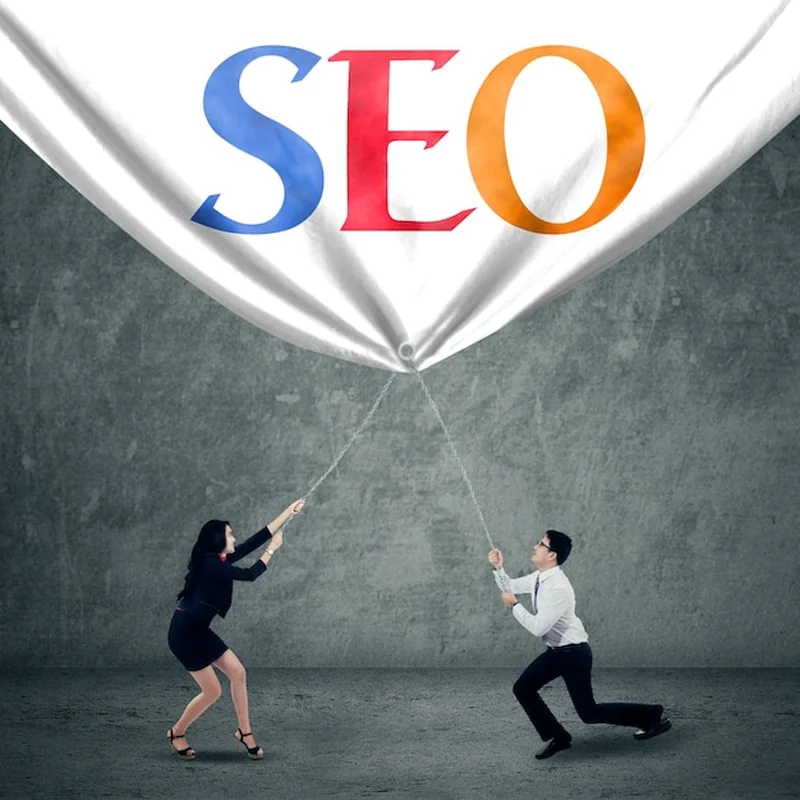 Praca zespołowa przy tworzeniu baneru SEO