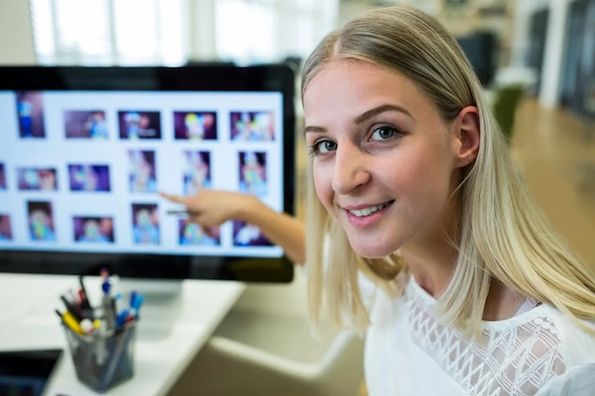 Uśmiechnięty portret żeńskiego dyrektora wykonawczego