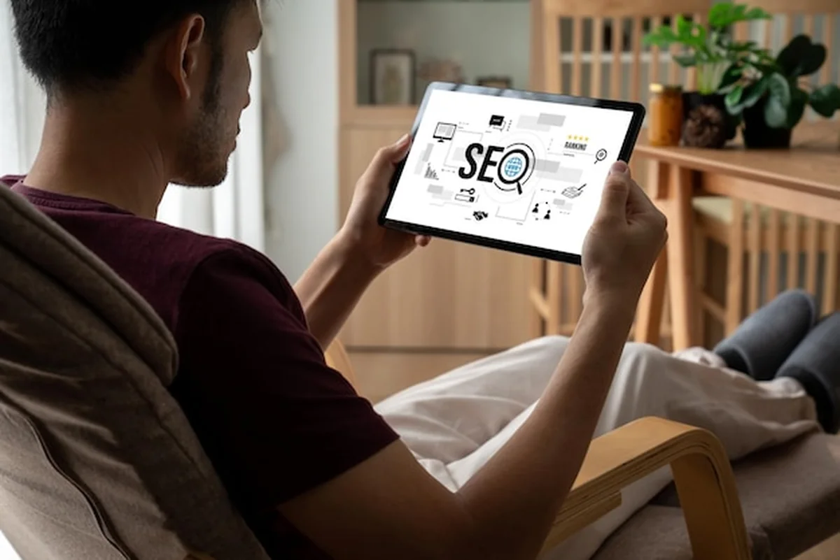 Optymalizacja SEO dla handlu elektronicznego na ekranie komputera