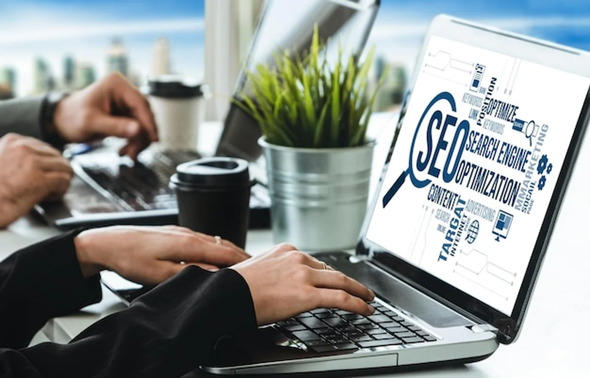 Optymalizacja SEO dla e-commerce i handlu detalicznego online