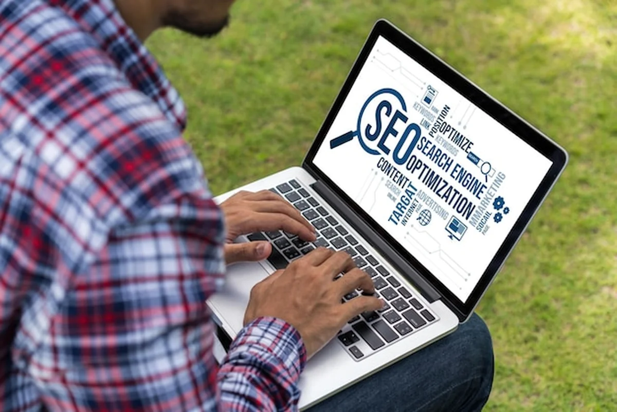 Optymalizacja SEO dla e-commerce i handlu detalicznego online