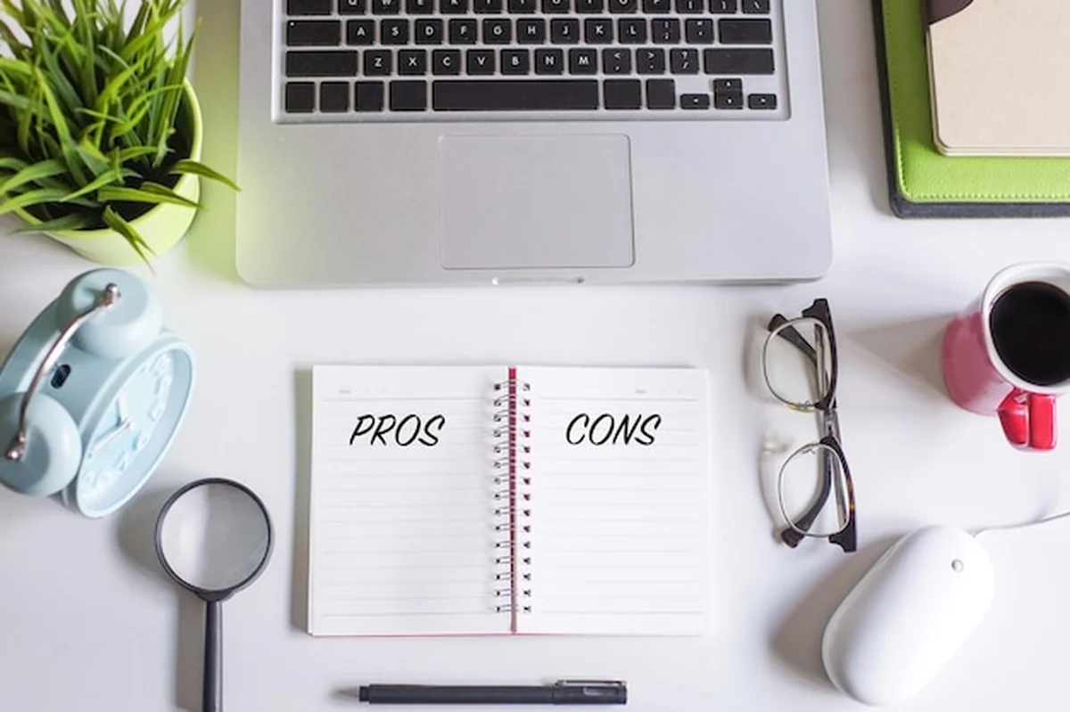 Różne przedmioty na stole