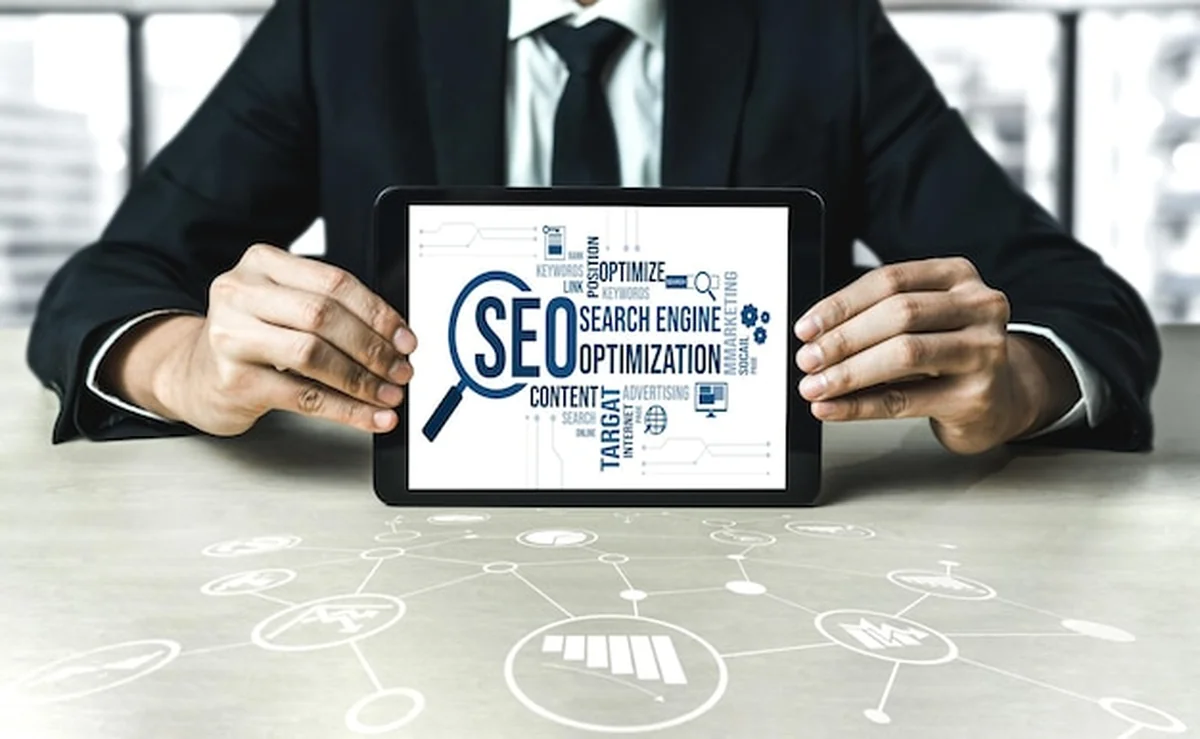 Optymalizacja SEO dla handlu online na ekranie komputera