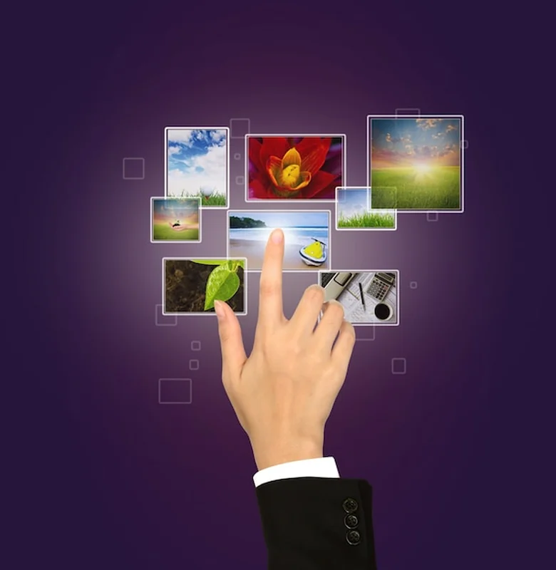 Wirtualny ekran z różnymi zdjęciami